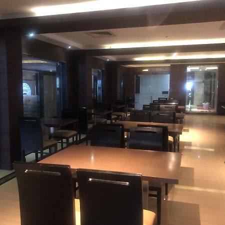 Hotel Shaans Tiruchirappalli Exteriör bild