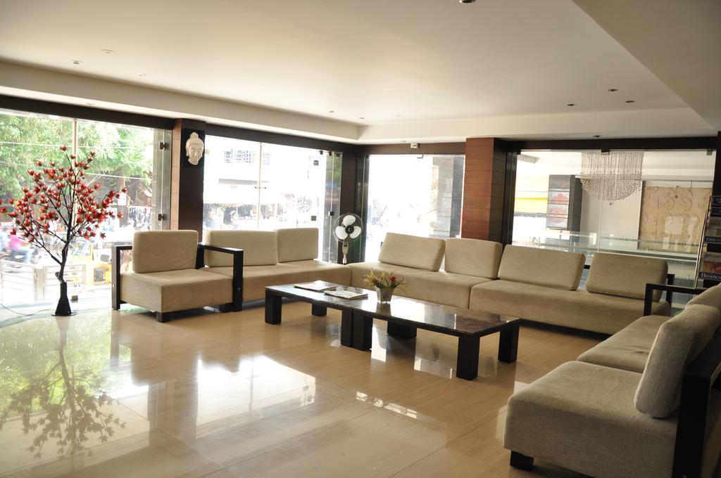 Hotel Shaans Tiruchirappalli Exteriör bild