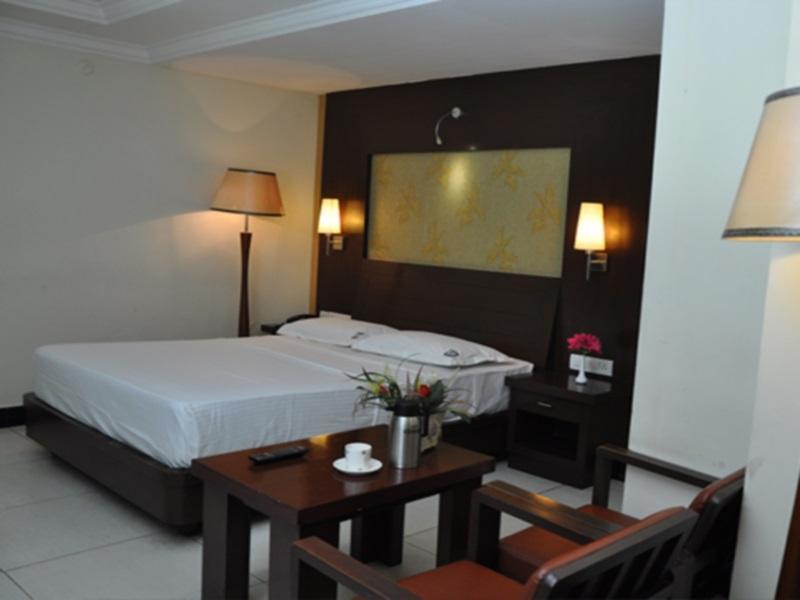 Hotel Shaans Tiruchirappalli Exteriör bild