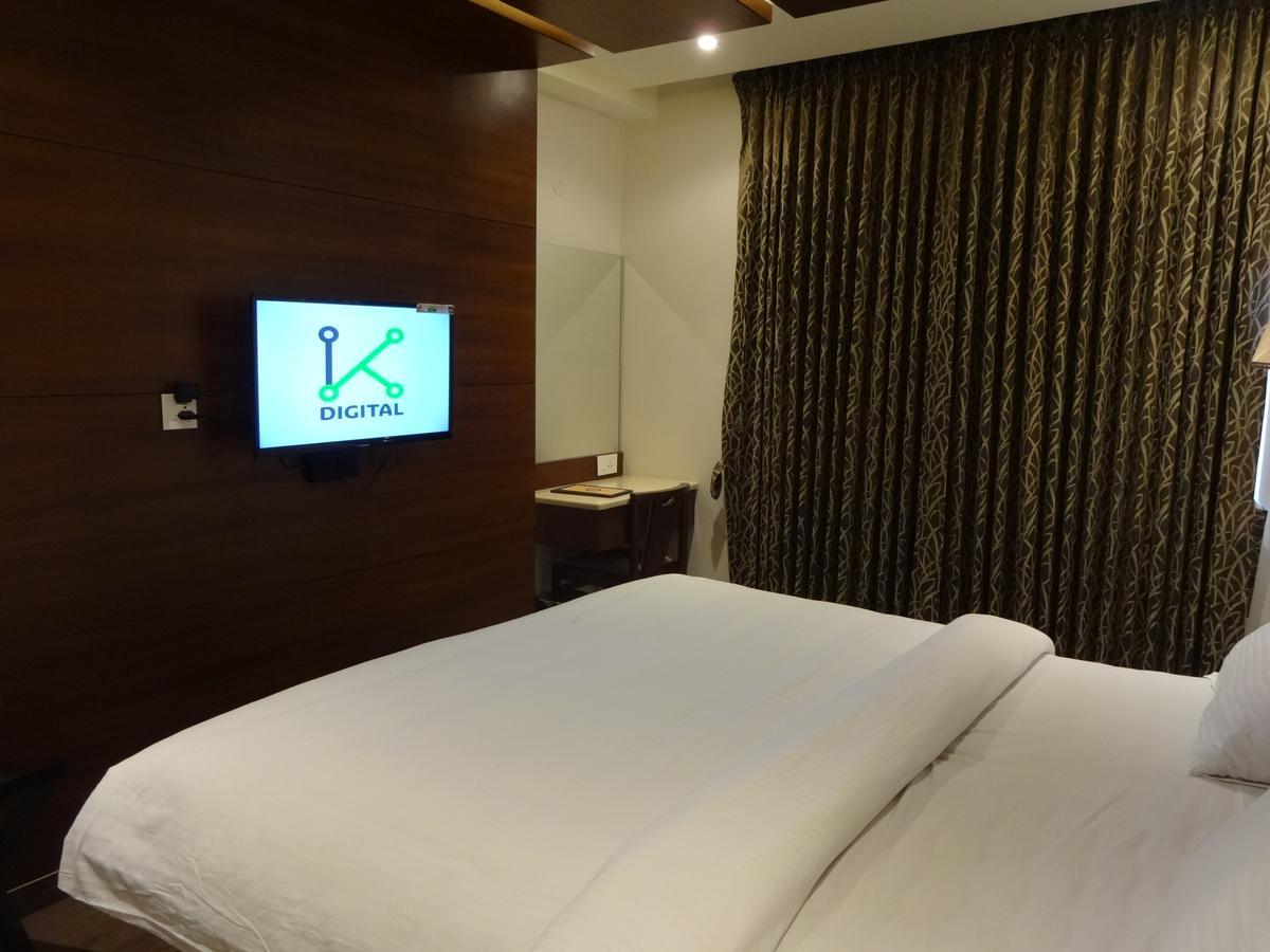 Hotel Shaans Tiruchirappalli Exteriör bild