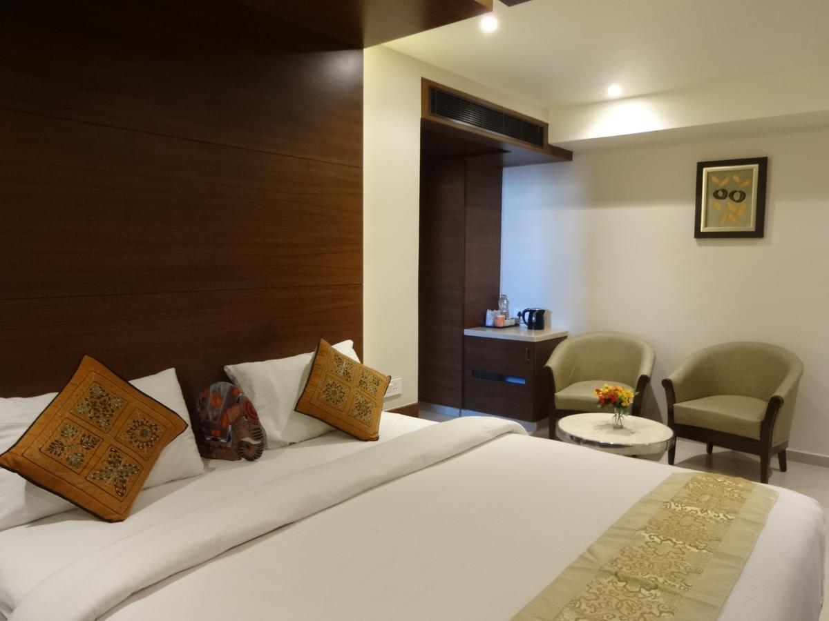 Hotel Shaans Tiruchirappalli Exteriör bild