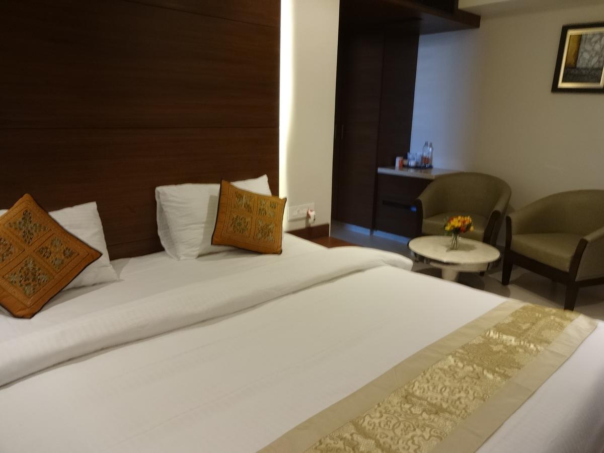 Hotel Shaans Tiruchirappalli Exteriör bild