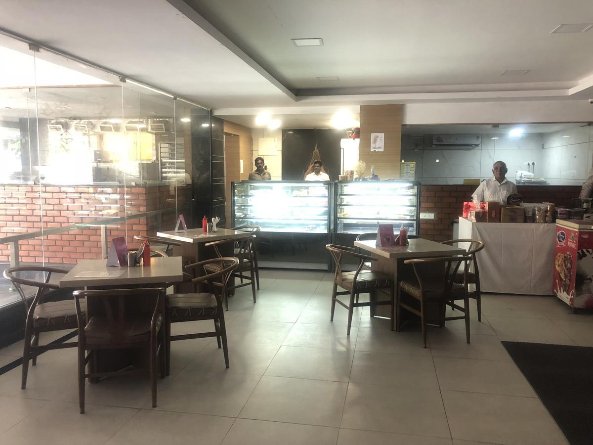 Hotel Shaans Tiruchirappalli Exteriör bild