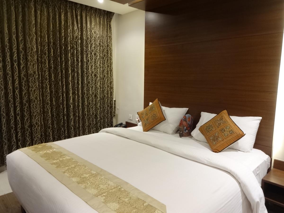Hotel Shaans Tiruchirappalli Exteriör bild