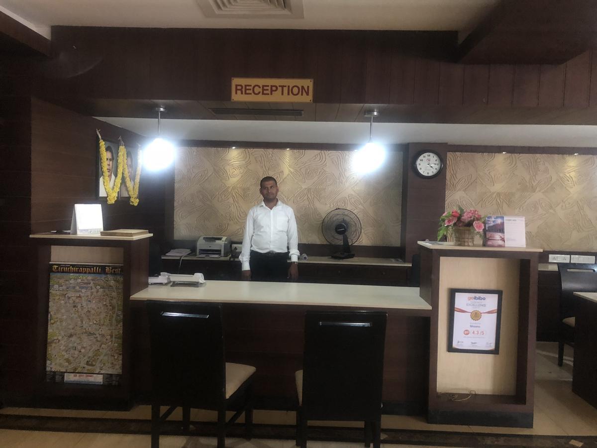 Hotel Shaans Tiruchirappalli Exteriör bild