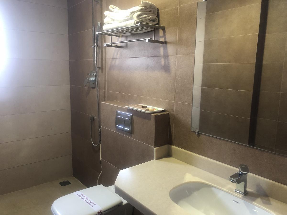 Hotel Shaans Tiruchirappalli Exteriör bild
