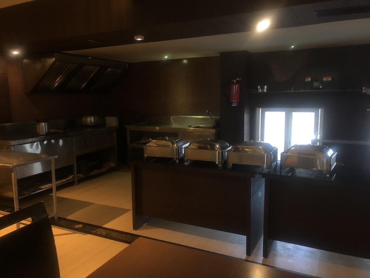 Hotel Shaans Tiruchirappalli Exteriör bild
