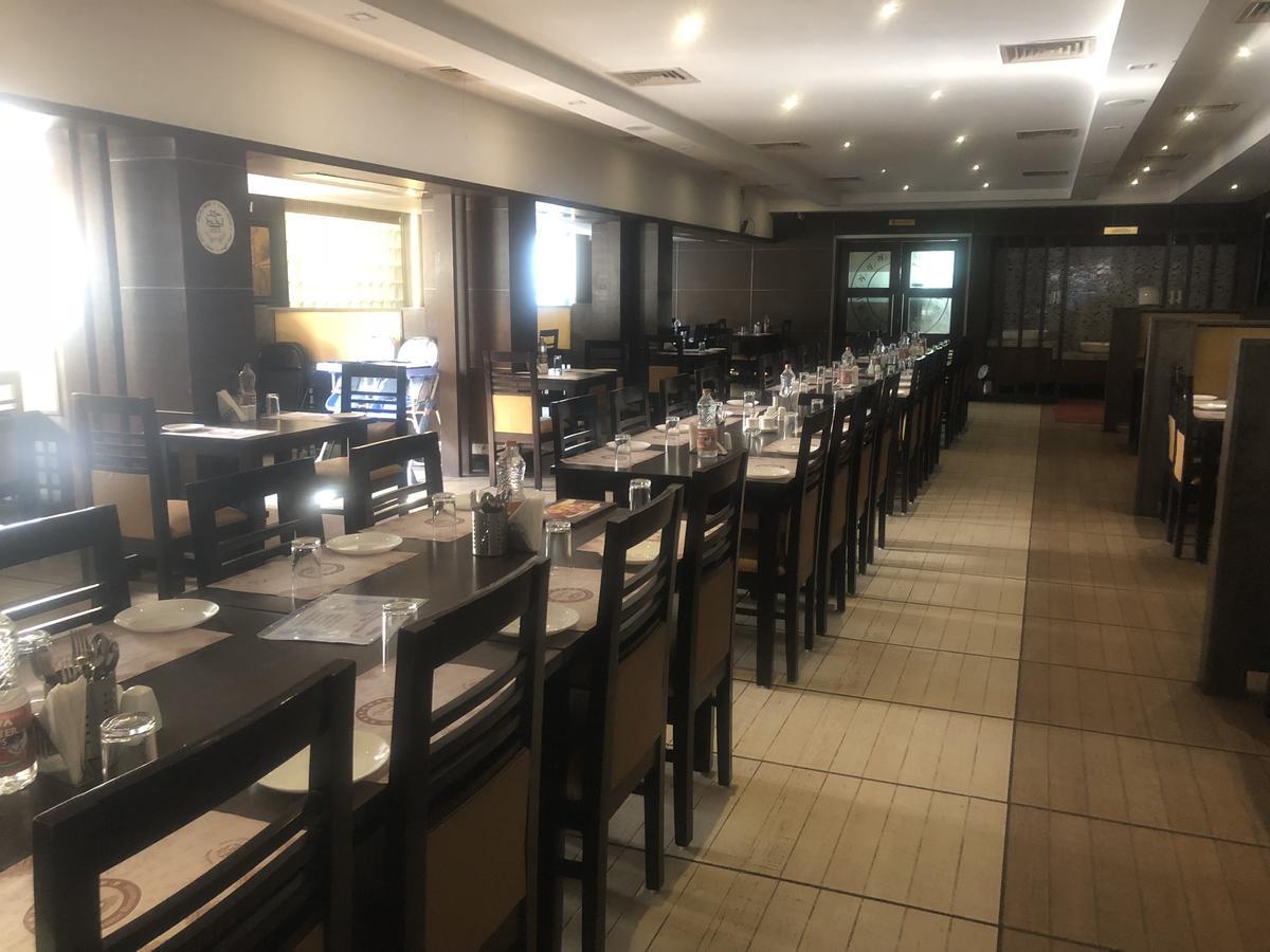Hotel Shaans Tiruchirappalli Exteriör bild